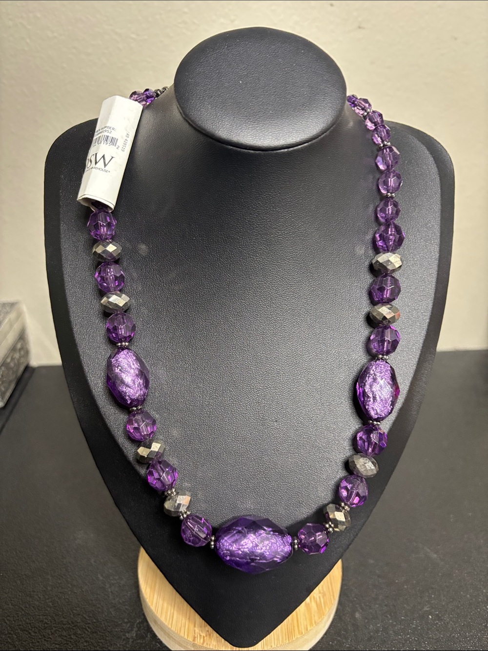 NWT DSW Acrylic Purple Chunky Statement Gunmetal Silver Tone Necklace